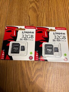 Kingston 32GB microSD Card with Adapter - Black/Red